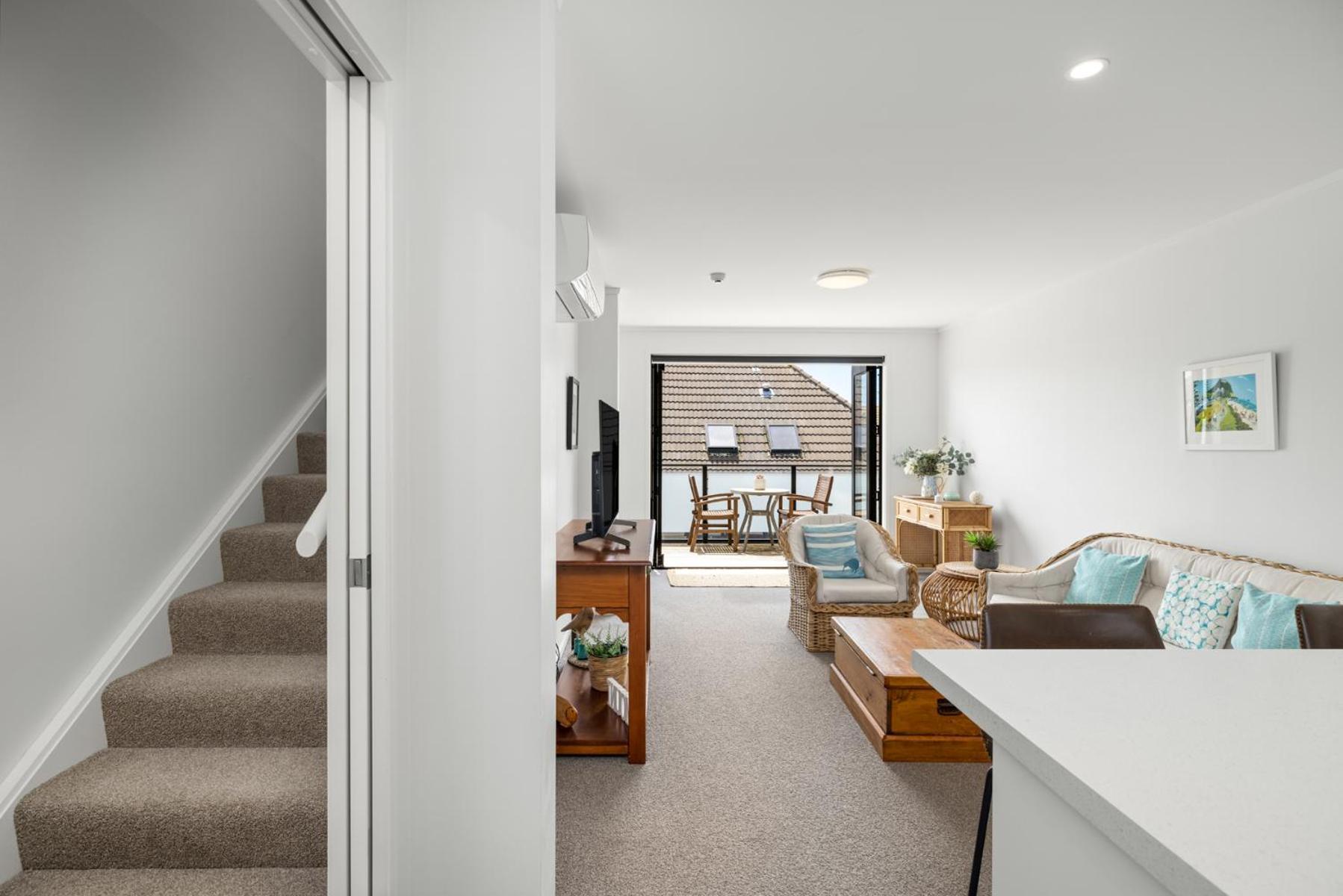 Centrally Located- Modern Sunny Townhouse Mount Maunganui Bagian luar foto