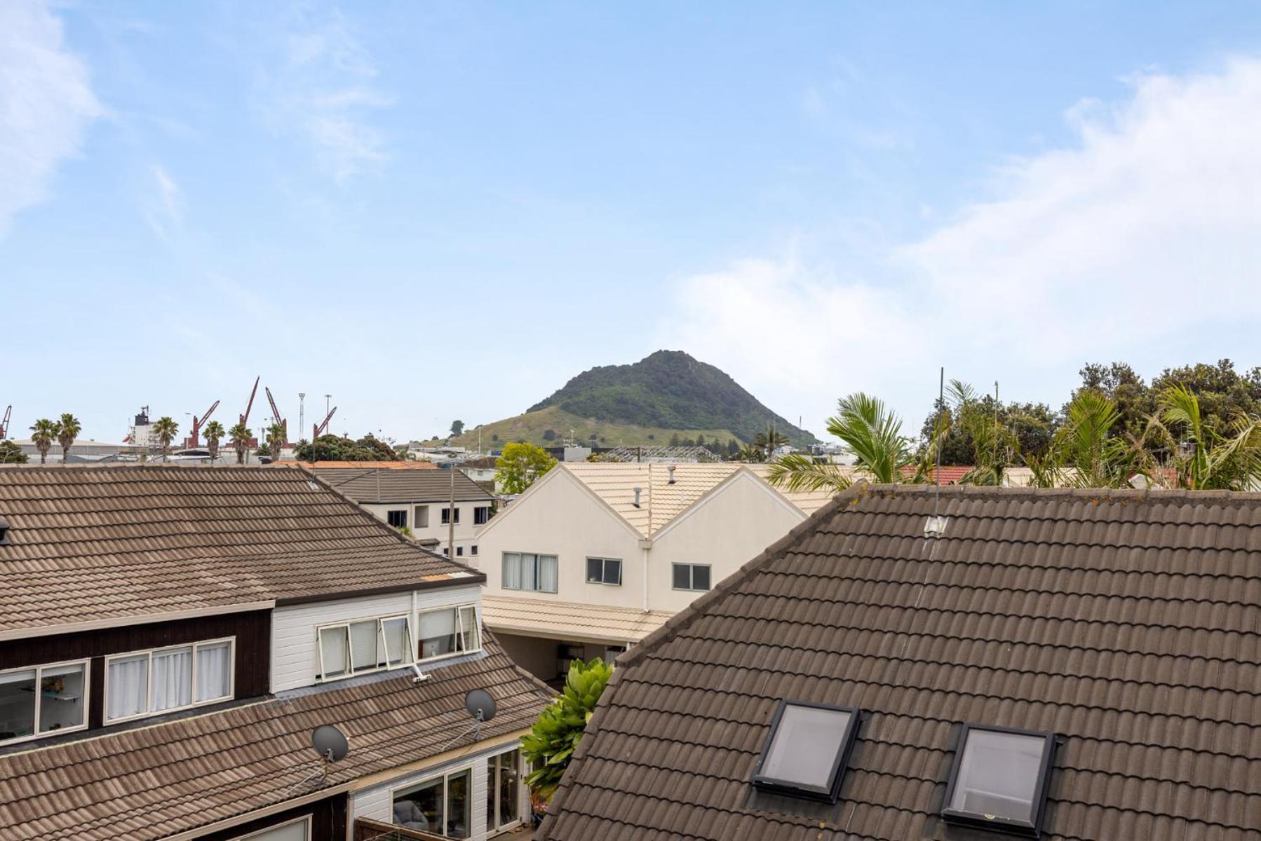 Centrally Located- Modern Sunny Townhouse Mount Maunganui Bagian luar foto