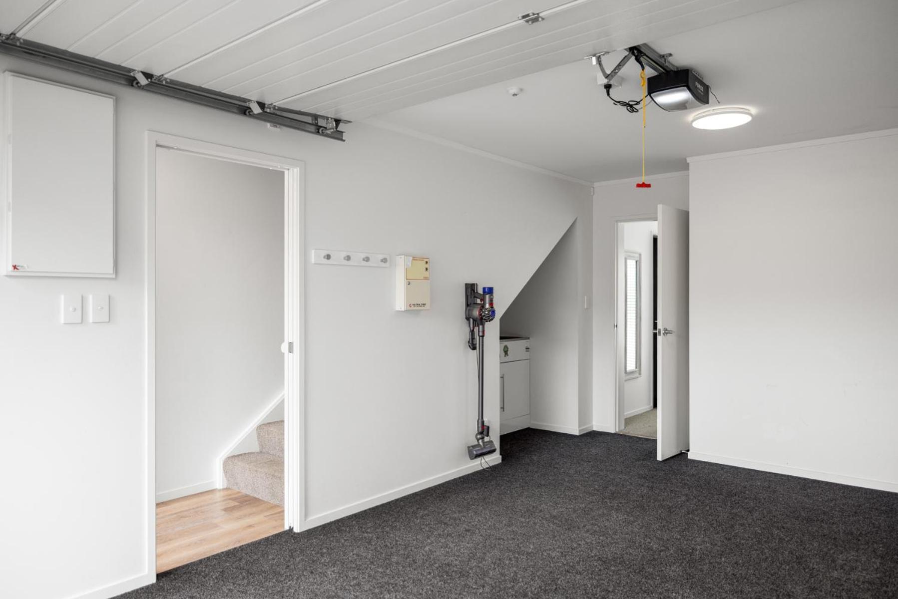 Centrally Located- Modern Sunny Townhouse Mount Maunganui Bagian luar foto