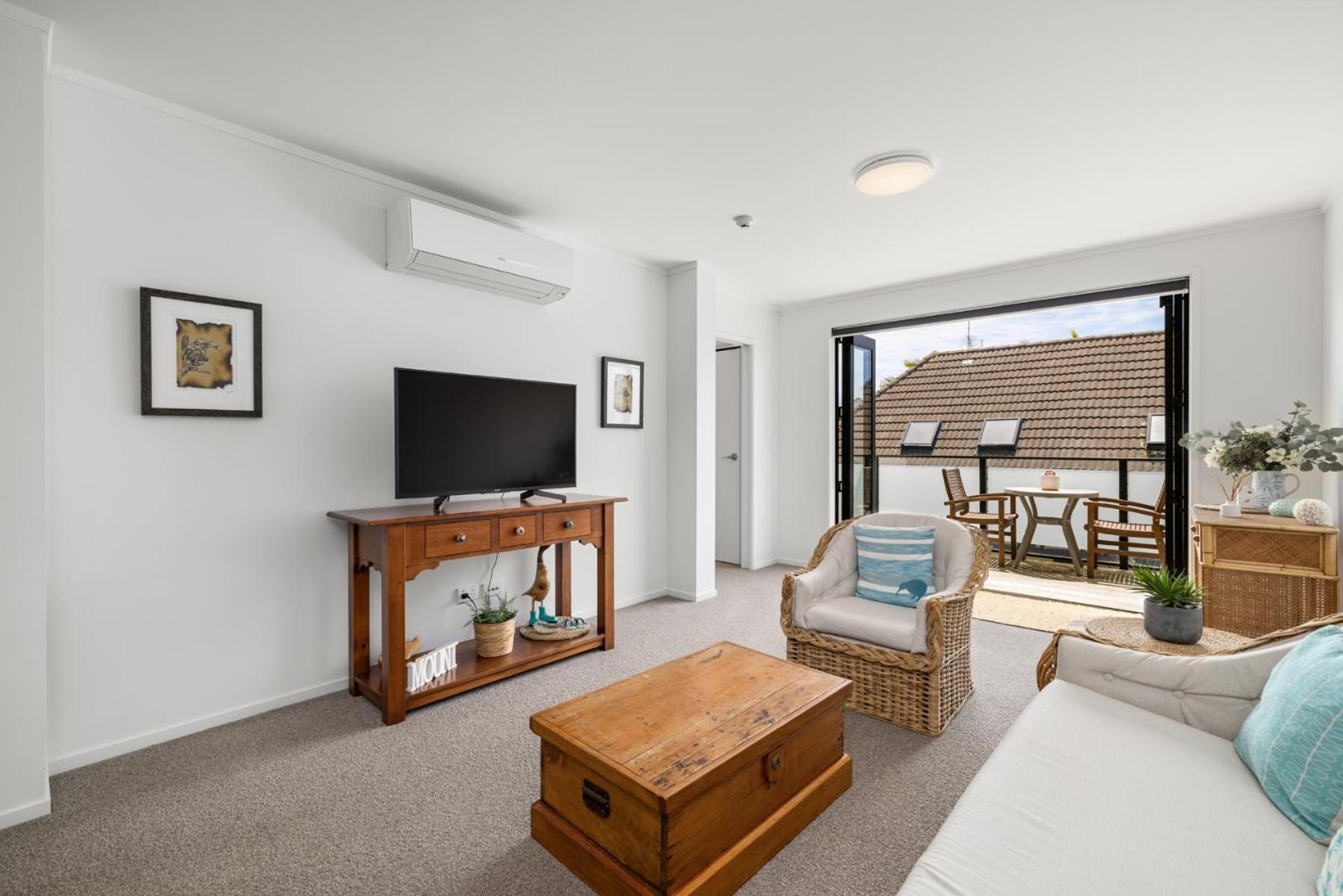 Centrally Located- Modern Sunny Townhouse Mount Maunganui Bagian luar foto